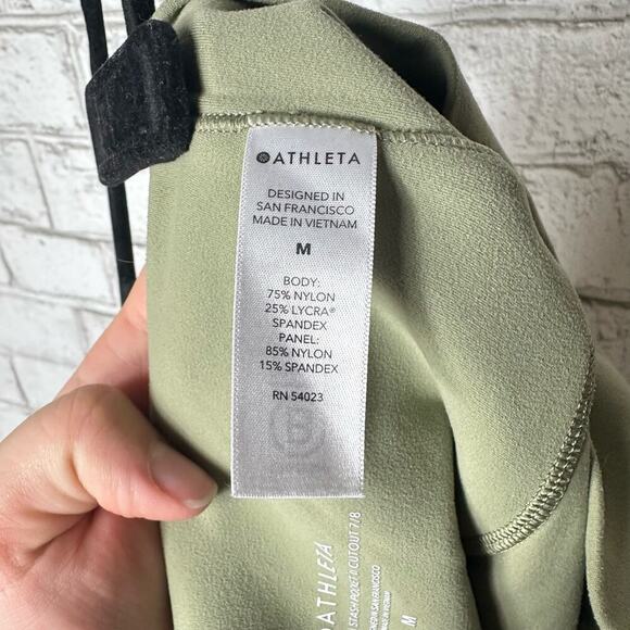 Athleta Leggings Salutation Stash Pocket II Cutout 7/8 Crop Athletic Green M - Picture 6 of 12
